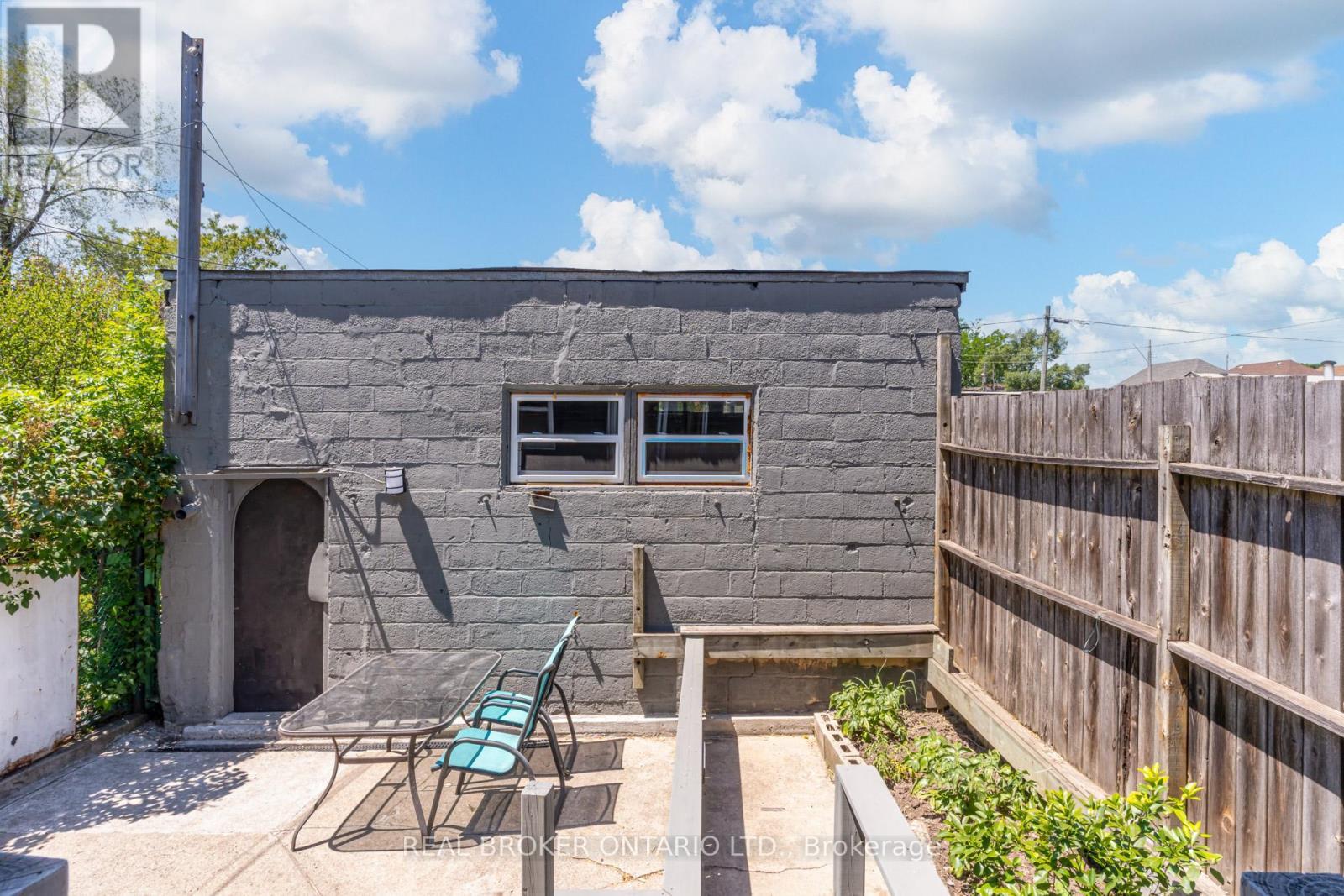127 Barnesdale Avenue N, Hamilton, ON