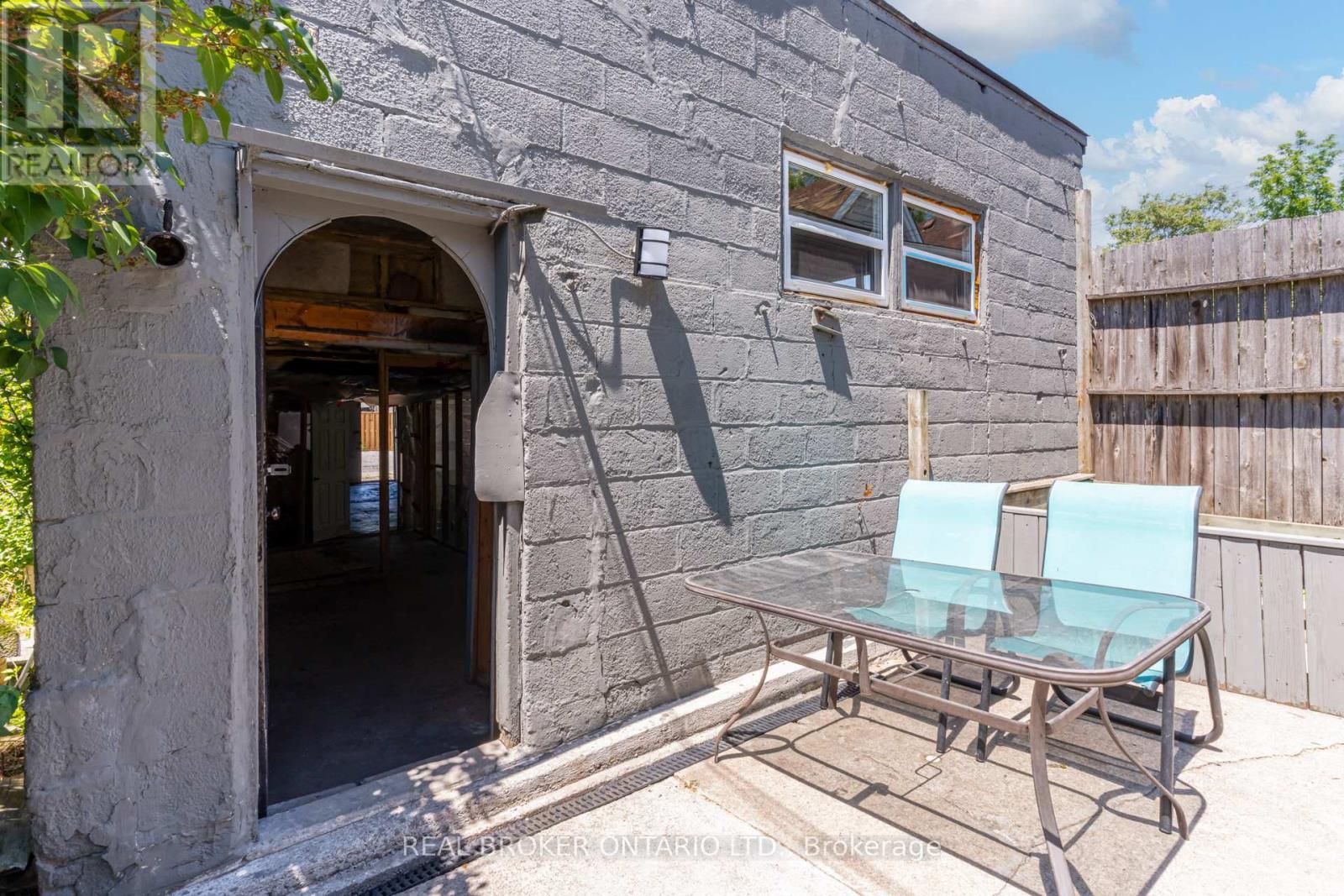 127 Barnesdale Avenue N, Hamilton, ON