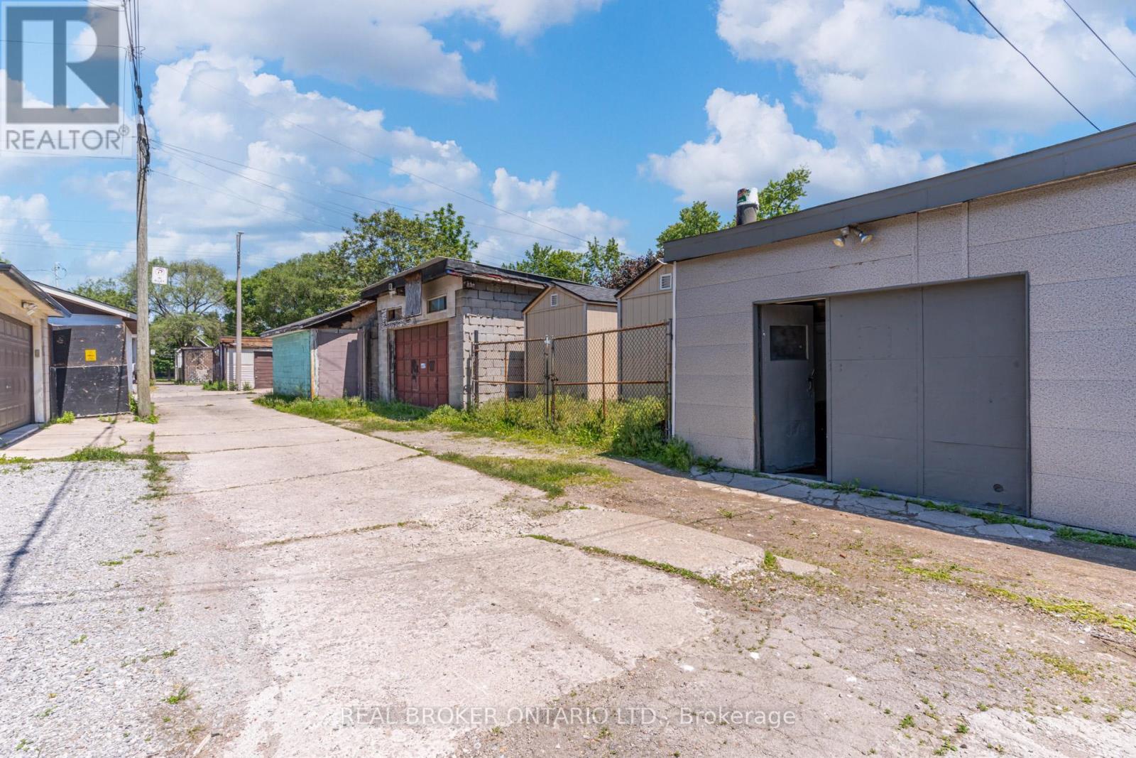 127 Barnesdale Avenue N, Hamilton, ON