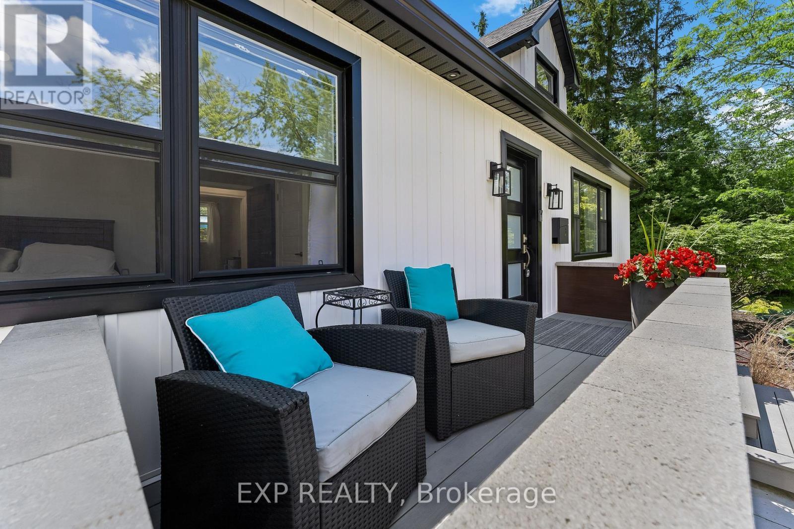 Cozy Front Porch - 1373 Orchard Avenue, Fort Erie (Crescent Park), ON