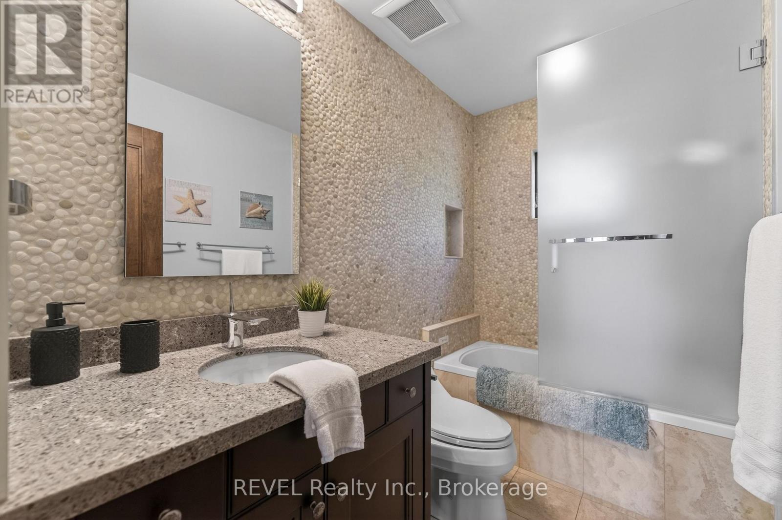 3067 Thunder Bay Road, Fort Erie (Ridgeway), ON