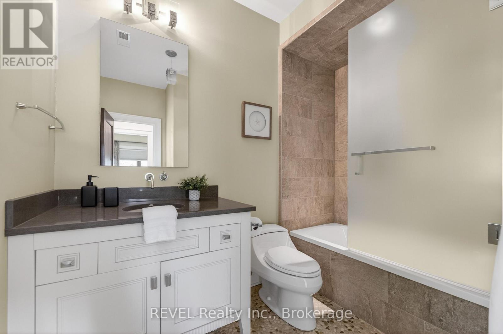 3067 Thunder Bay Road, Fort Erie (Ridgeway), ON