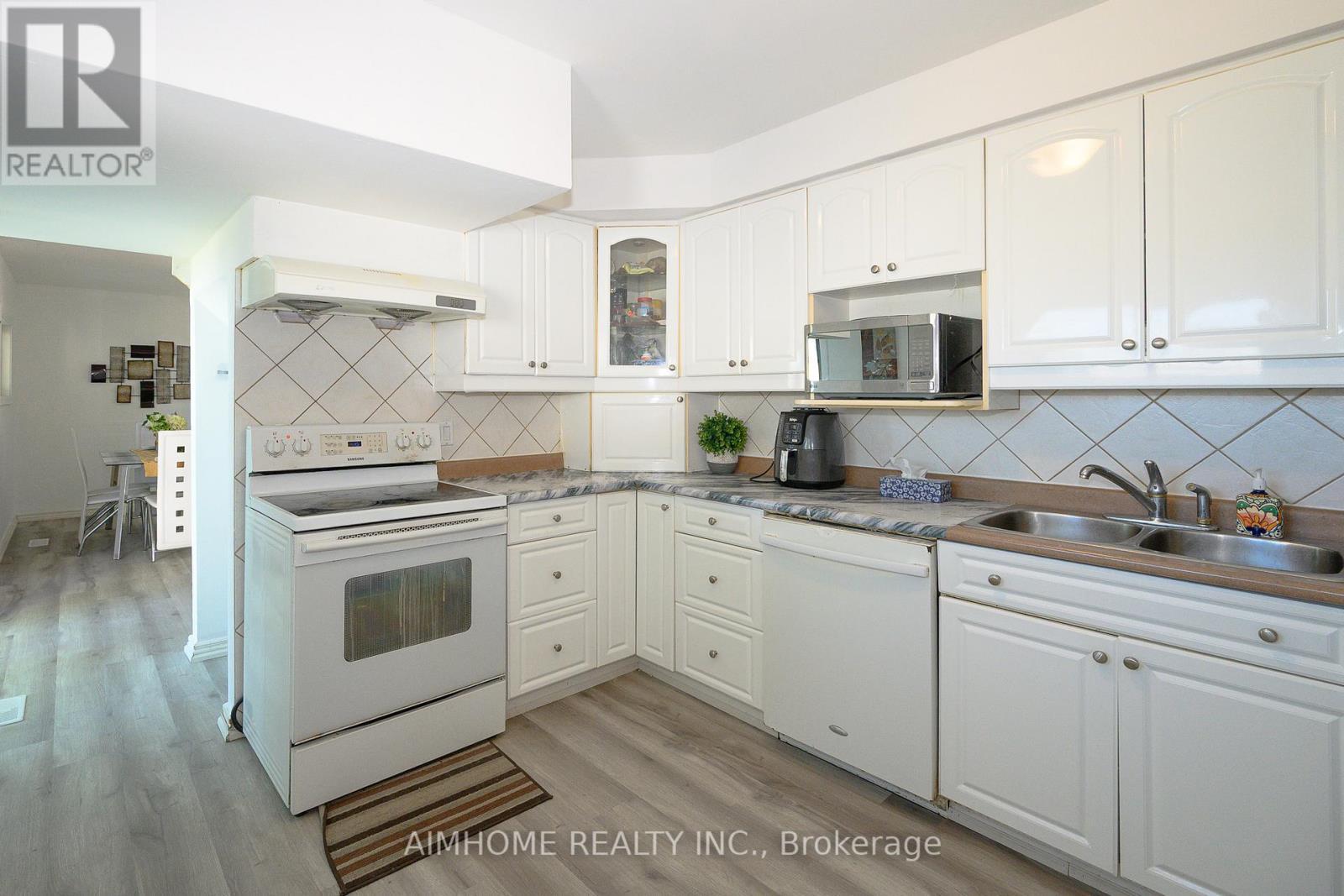 49 Bellefontaine Street, Toronto, ON