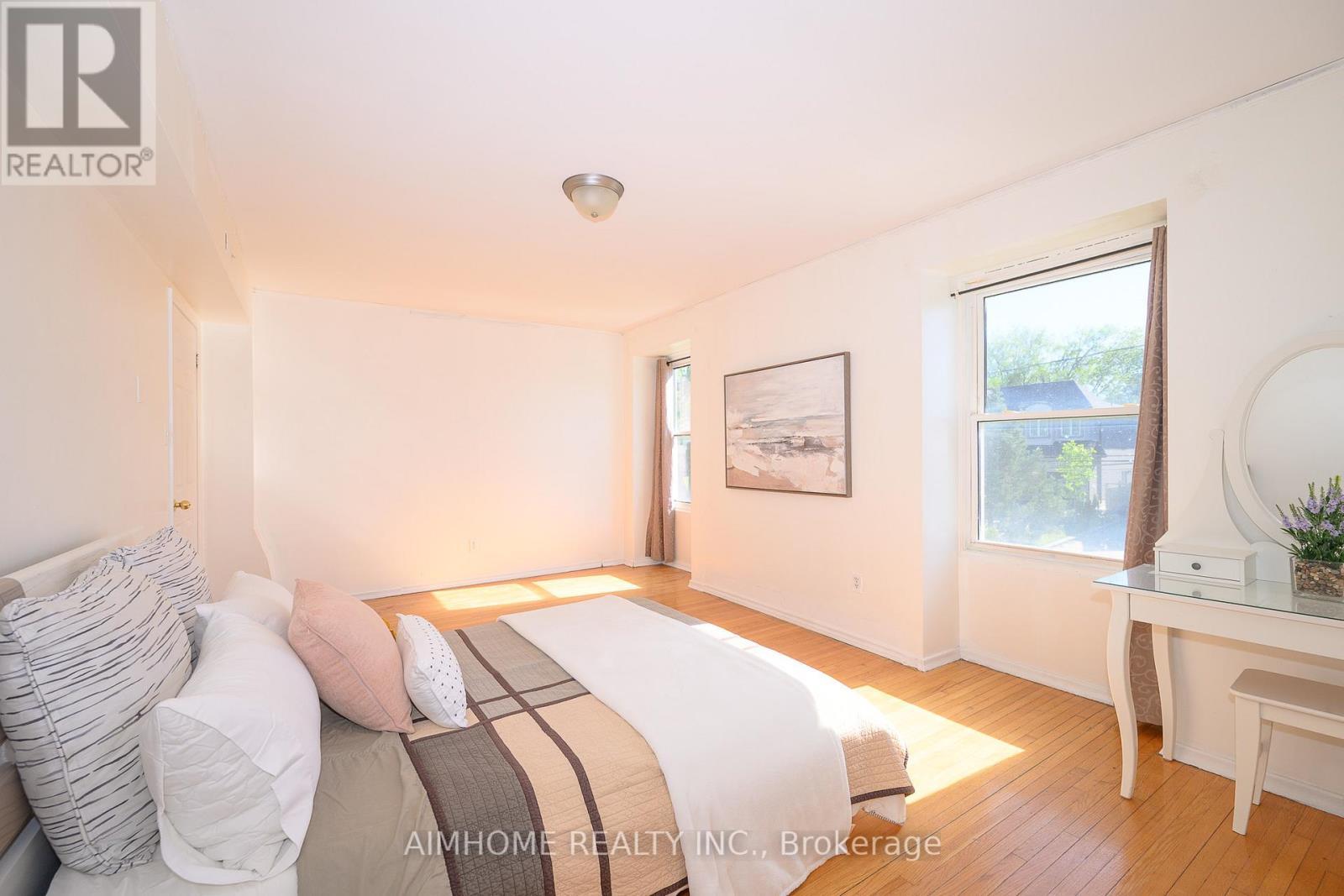49 Bellefontaine Street, Toronto, ON