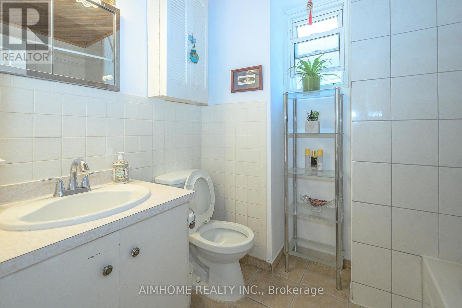49 Bellefontaine Street, Toronto, ON