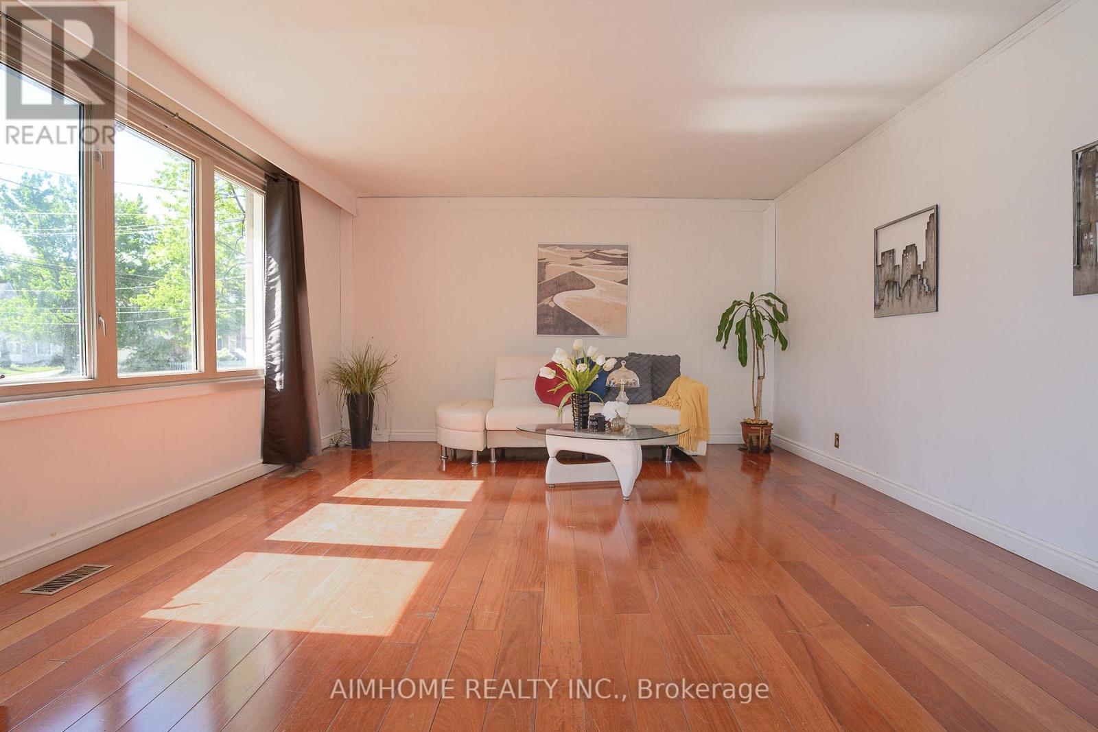 49 Bellefontaine Street, Toronto, ON
