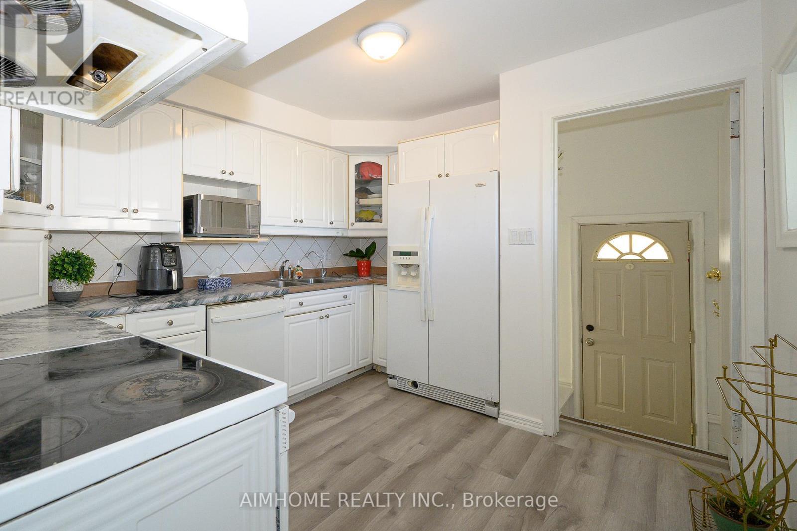 49 Bellefontaine Street, Toronto, ON