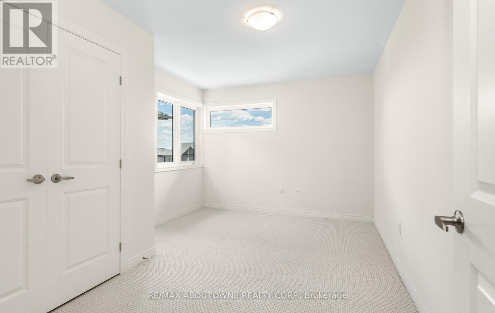 10 Mcgovern Lane, Brant, ON