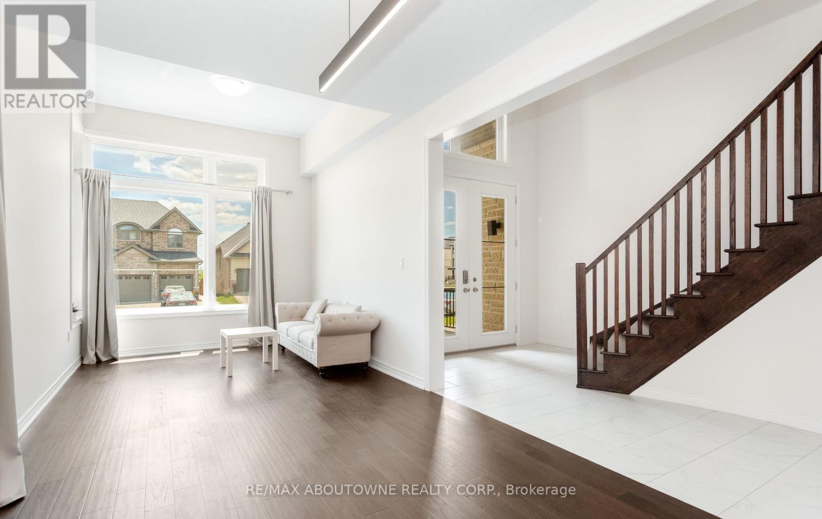 10 Mcgovern Lane, Brant, ON