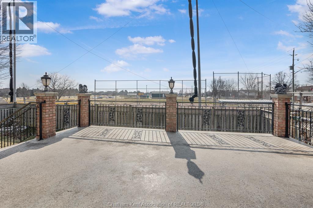60 Parkview Court, Chatham, ON