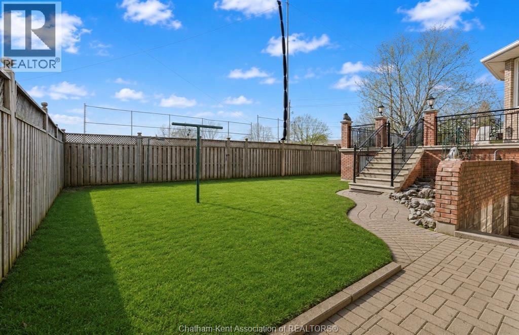 60 Parkview Court, Chatham, ON
