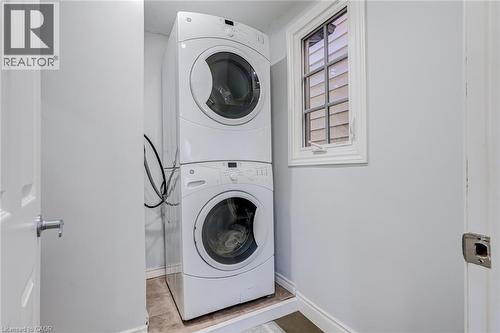 127 Barnesdale Avenue N, Hamilton, ON - Indoor Photo Showing Laundry Room