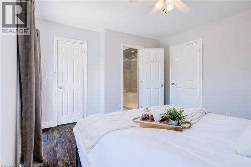 127 Barnesdale Avenue N, Hamilton, ON - Indoor Photo Showing Bedroom