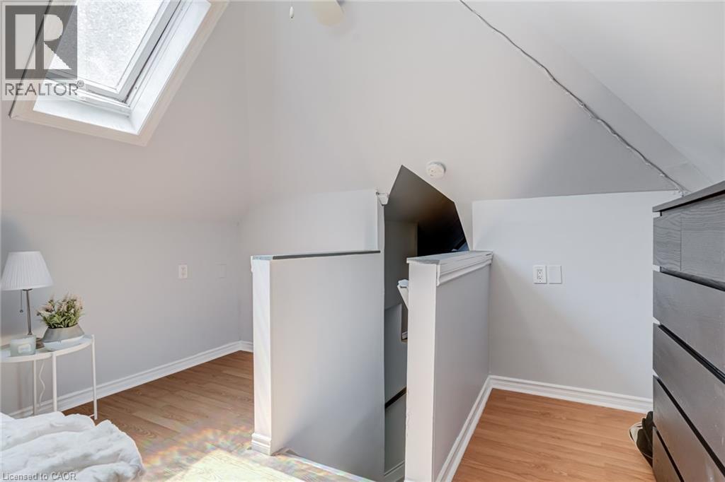 127 Barnesdale Avenue N, Hamilton, ON - Indoor Photo Showing Other Room