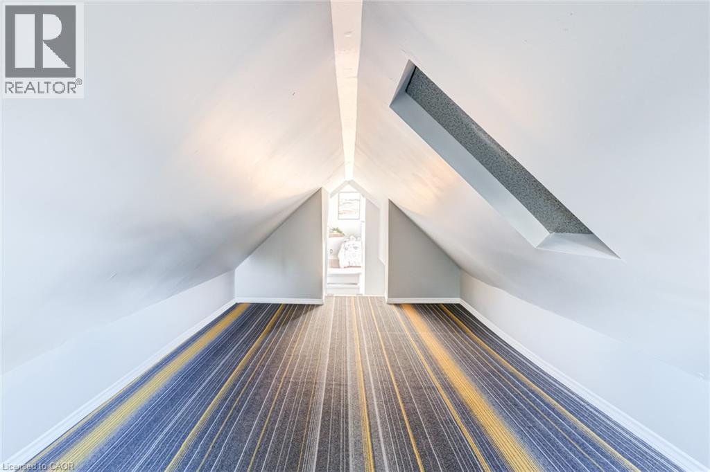 127 Barnesdale Avenue N, Hamilton, ON - Indoor Photo Showing Other Room