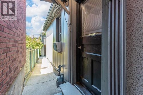 127 Barnesdale Avenue N, Hamilton, ON - Outdoor With Exterior