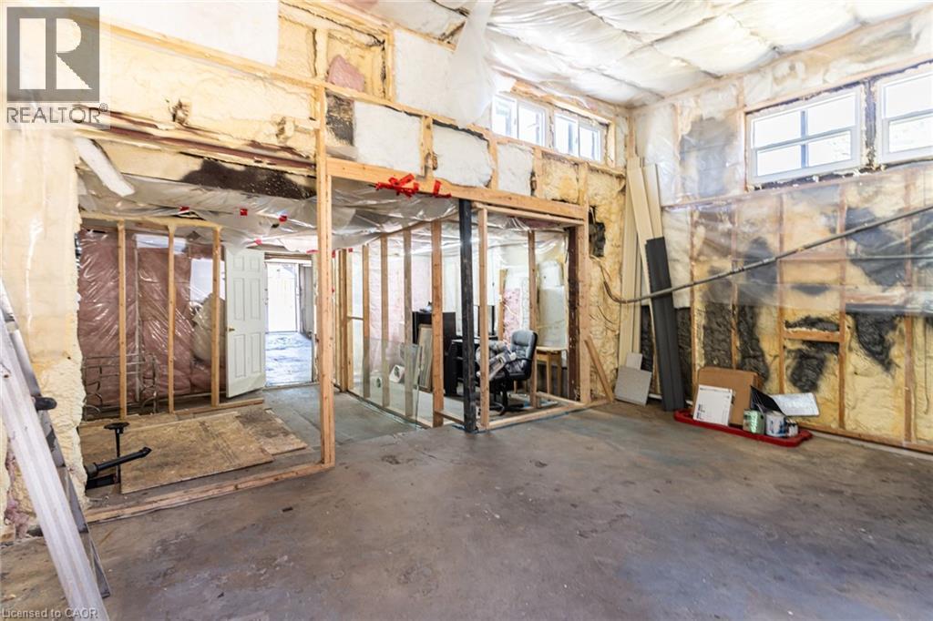 127 Barnesdale Avenue N, Hamilton, ON - Indoor Photo Showing Basement