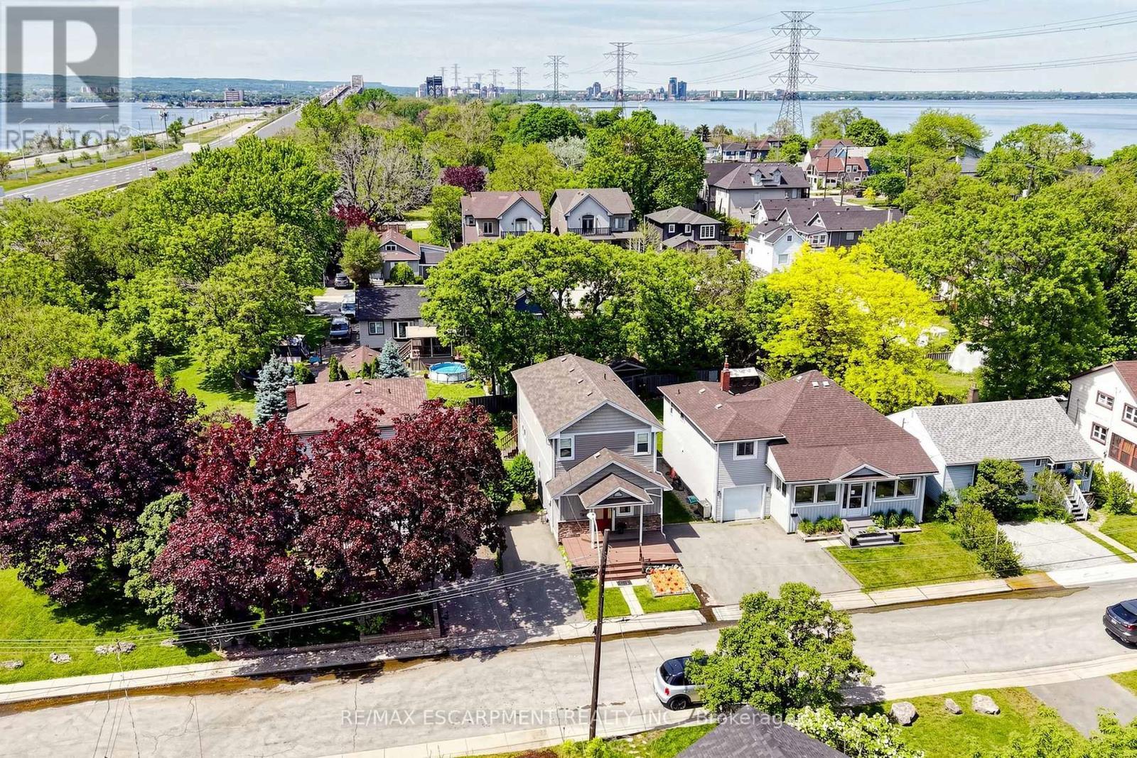 7 Windermere Avenue, Hamilton, ON