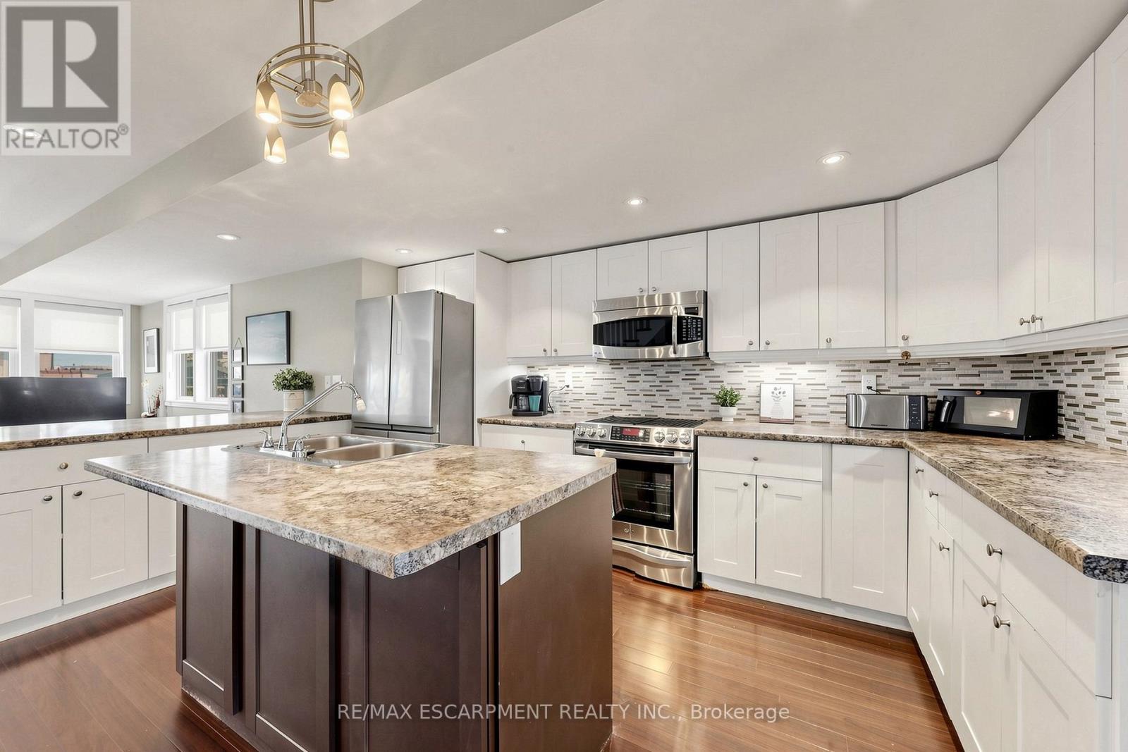 7 Windermere Avenue, Hamilton, ON