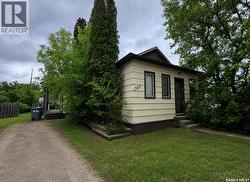 307 5th AVENUE W Assiniboia, SK S0H 0B0