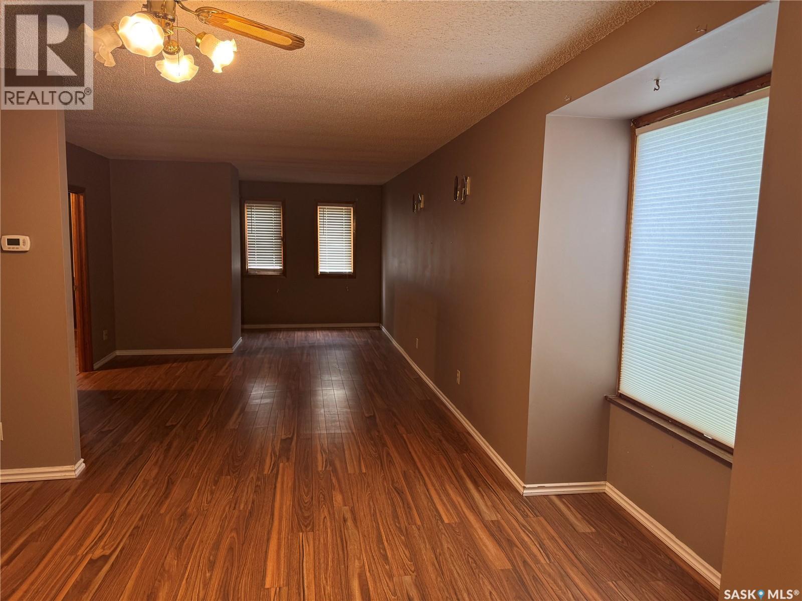 307 5Th Avenue W, Assiniboia, SK