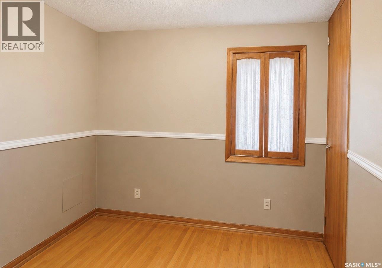 307 5Th Avenue W, Assiniboia, SK