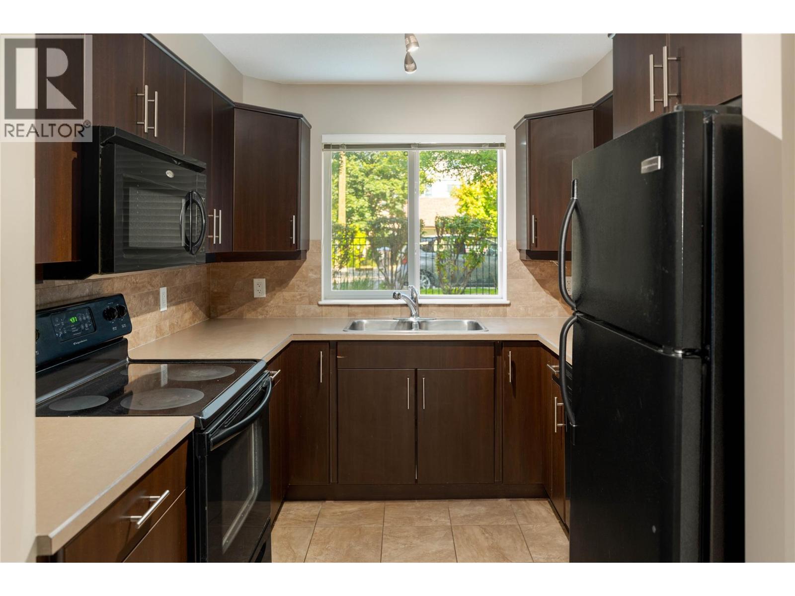 325 Mcintosh Road Unit# 1108, Kelowna, BC