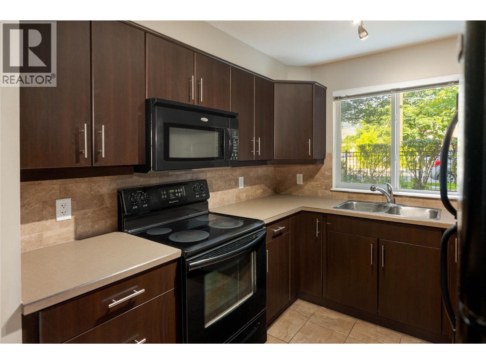 325 Mcintosh Road Unit# 1108, Kelowna, BC