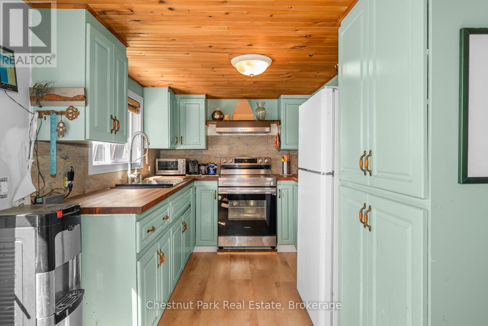 1190 Hekkla Road, Muskoka Lakes (Cardwell), ON