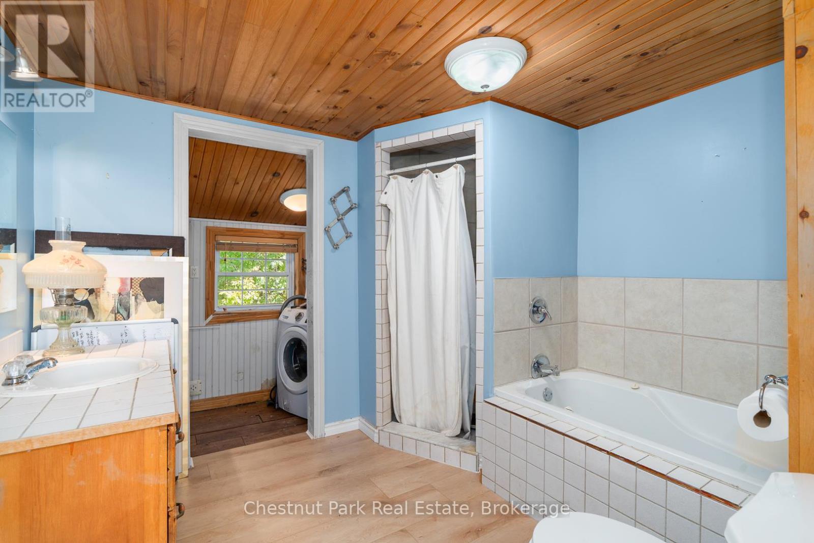1190 Hekkla Road, Muskoka Lakes (Cardwell), ON