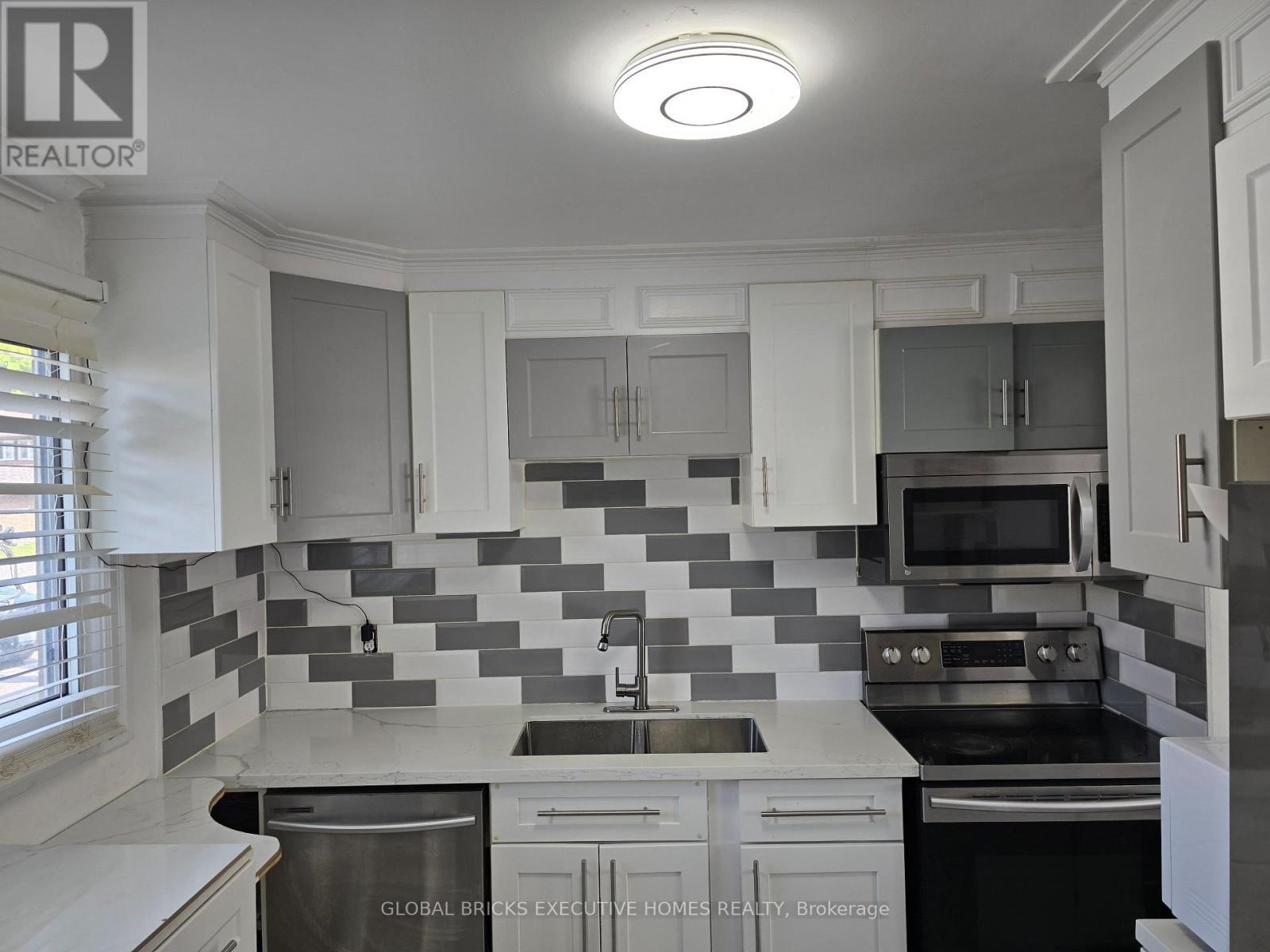 34 - 57 Hansen Road N, Brampton, ON