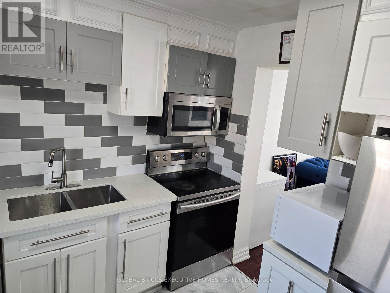 34 - 57 Hansen Road N, Brampton, ON