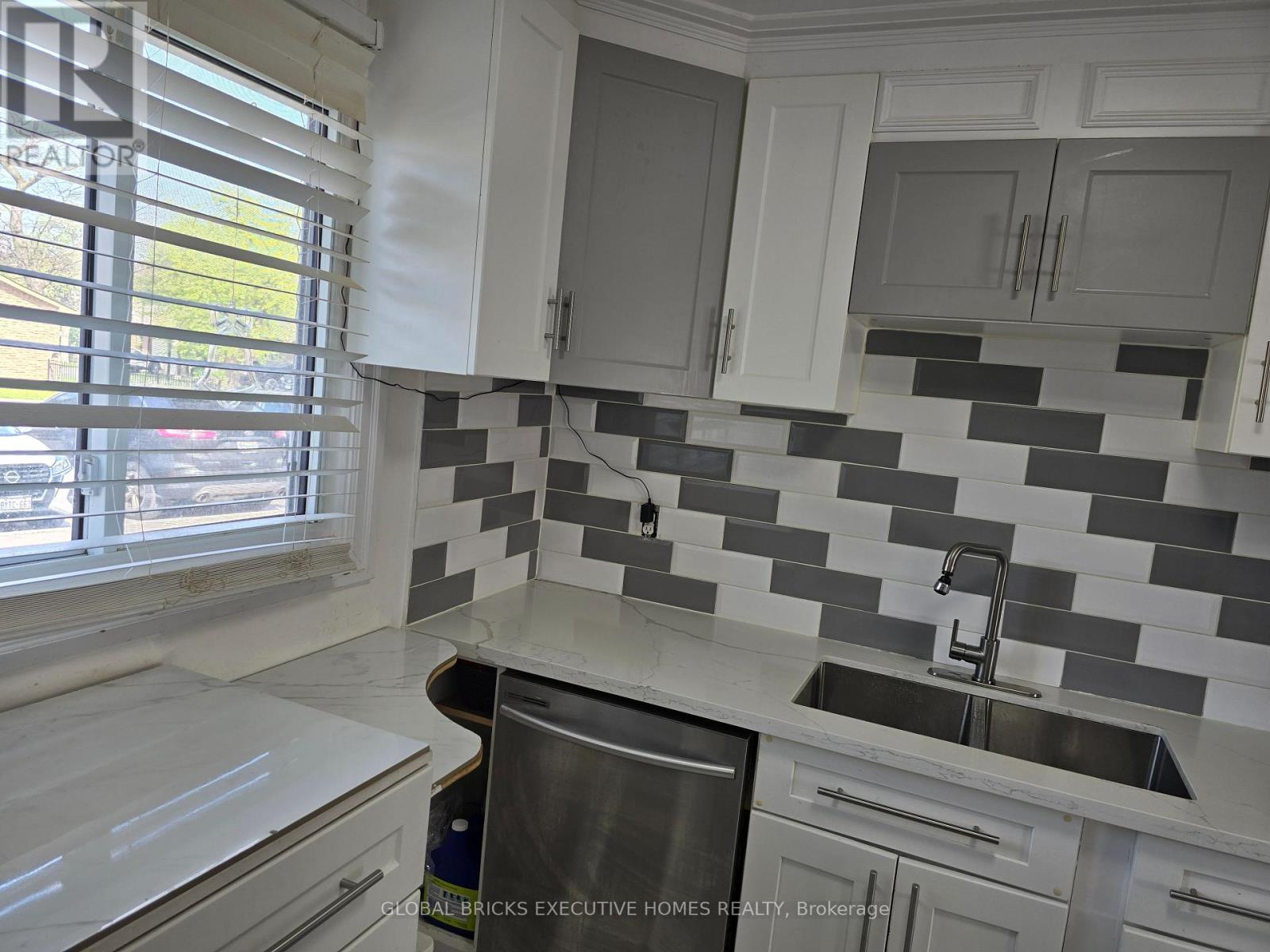 34 - 57 Hansen Road N, Brampton, ON