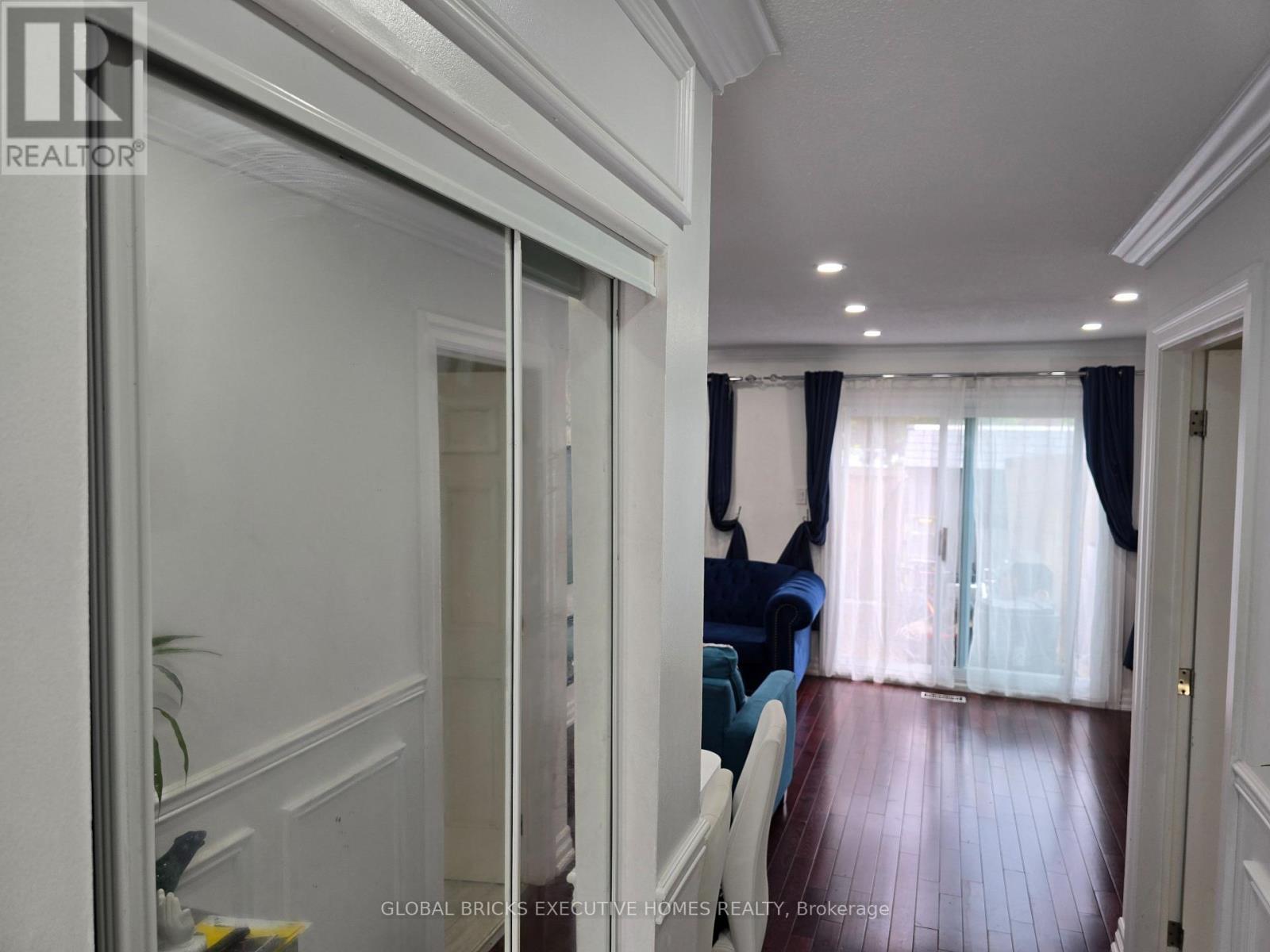 34 - 57 Hansen Road N, Brampton, ON