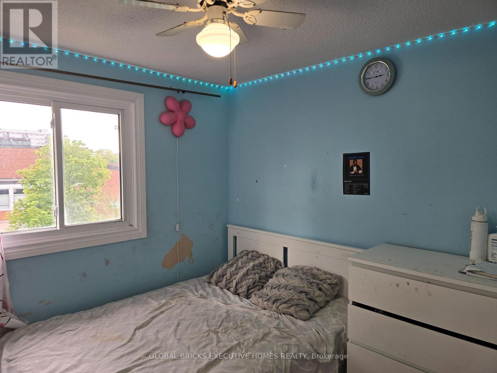 34 - 57 Hansen Road N, Brampton, ON