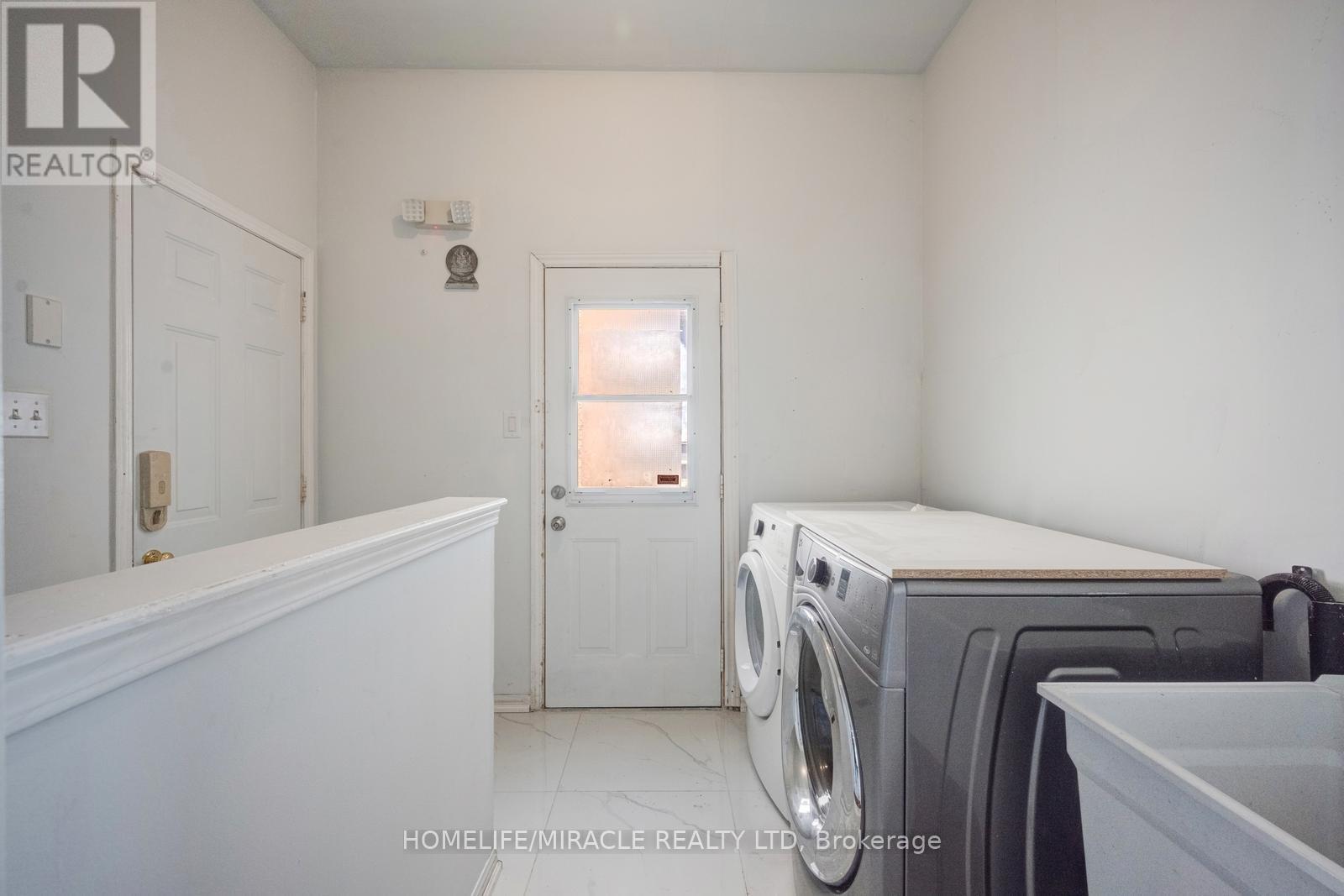 17 Latania Boulevard, Brampton, ON