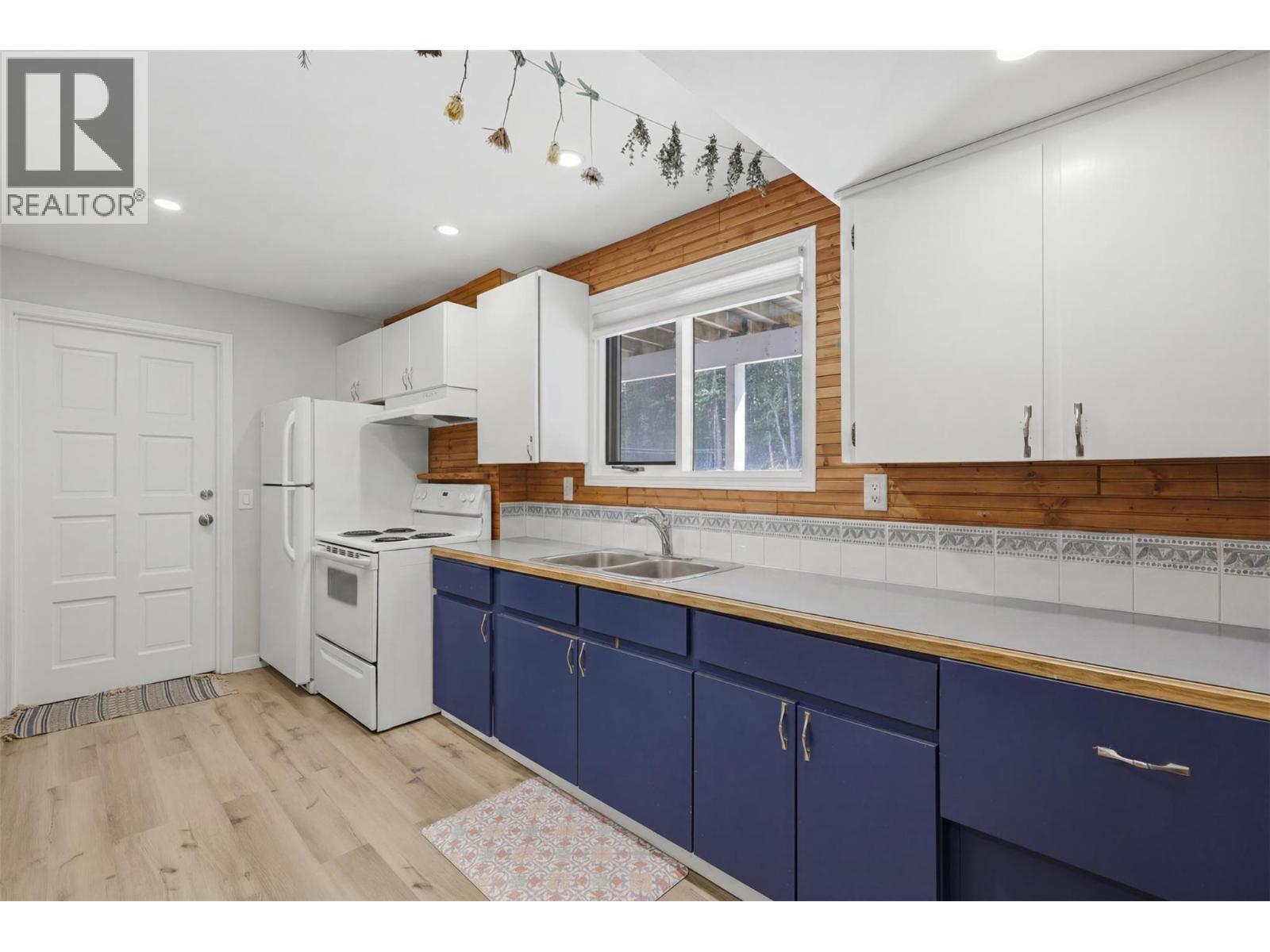 Virtually decluttered - 2015 Pratt Road, Kamloops, BC