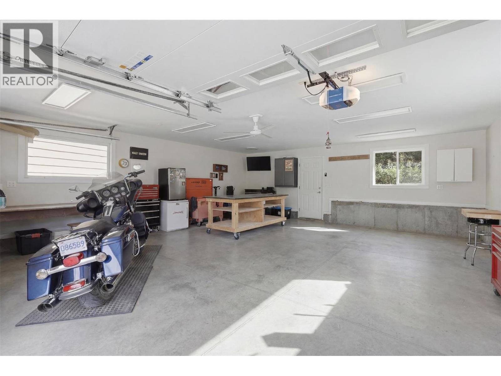 Virtually Decluttered - 2015 Pratt Road, Kamloops, BC