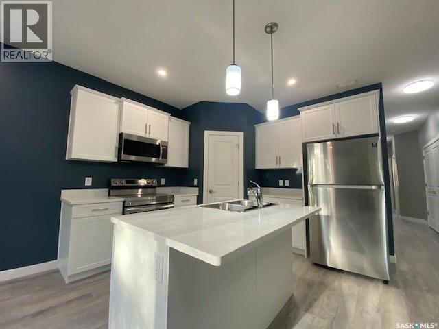 3067 Elphinstone Street, Regina, SK