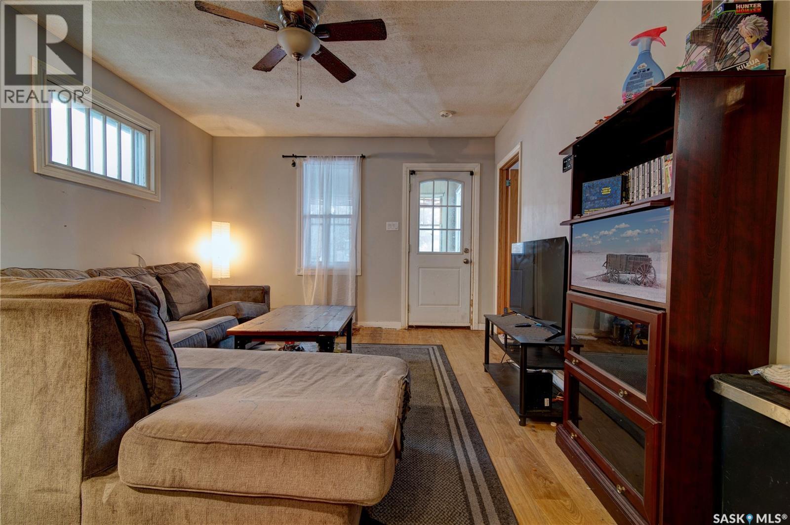 1035 Wallace Street, Regina, SK - Indoor Photo Showing Other Room