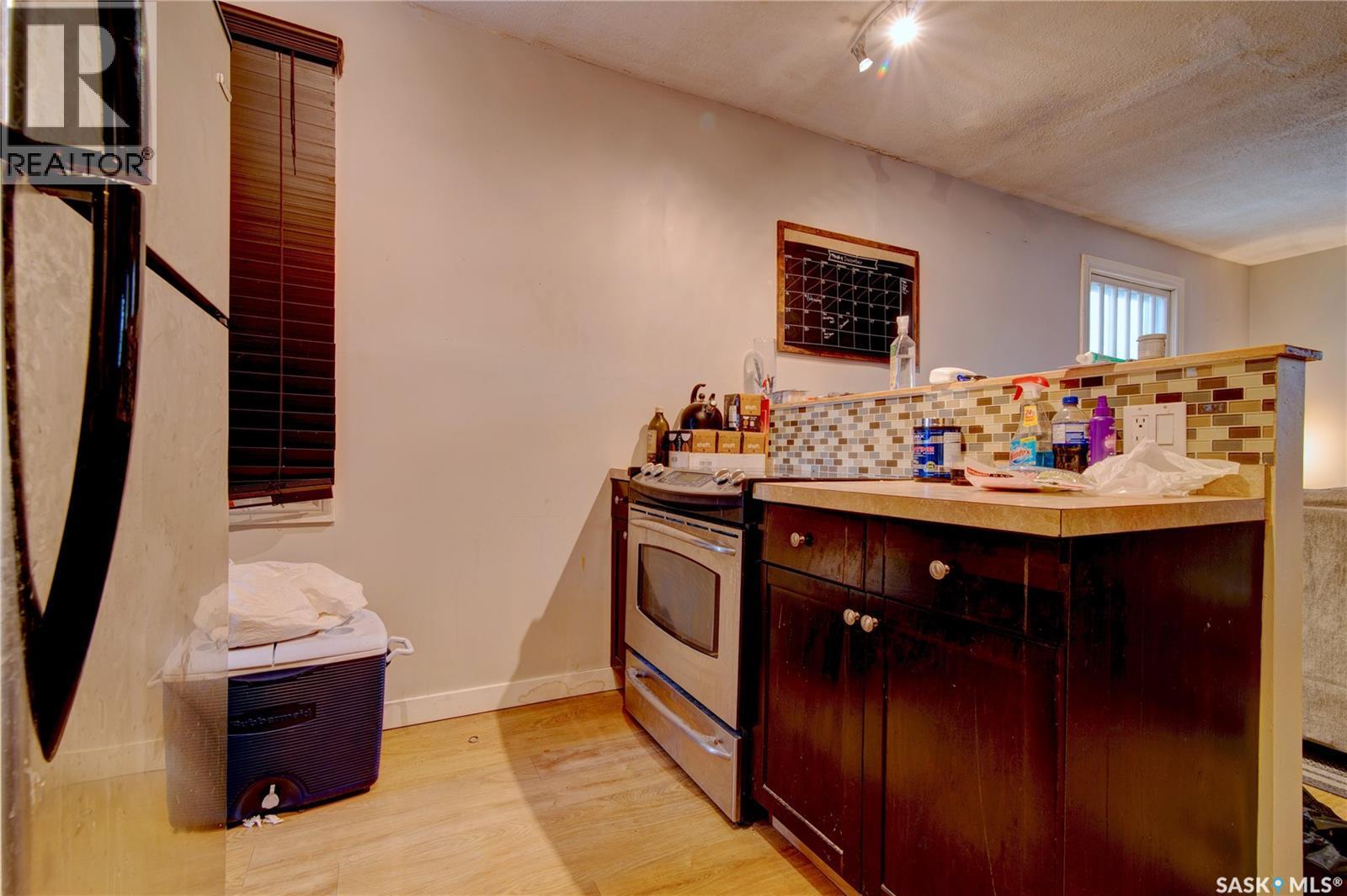 1035 Wallace Street, Regina, SK - Indoor