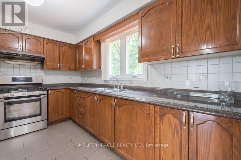 26 Blueberry Drive, Hamilton, ON