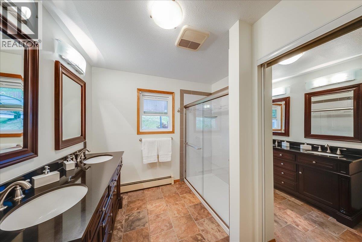 128 Colley Street, Warfield, BC
