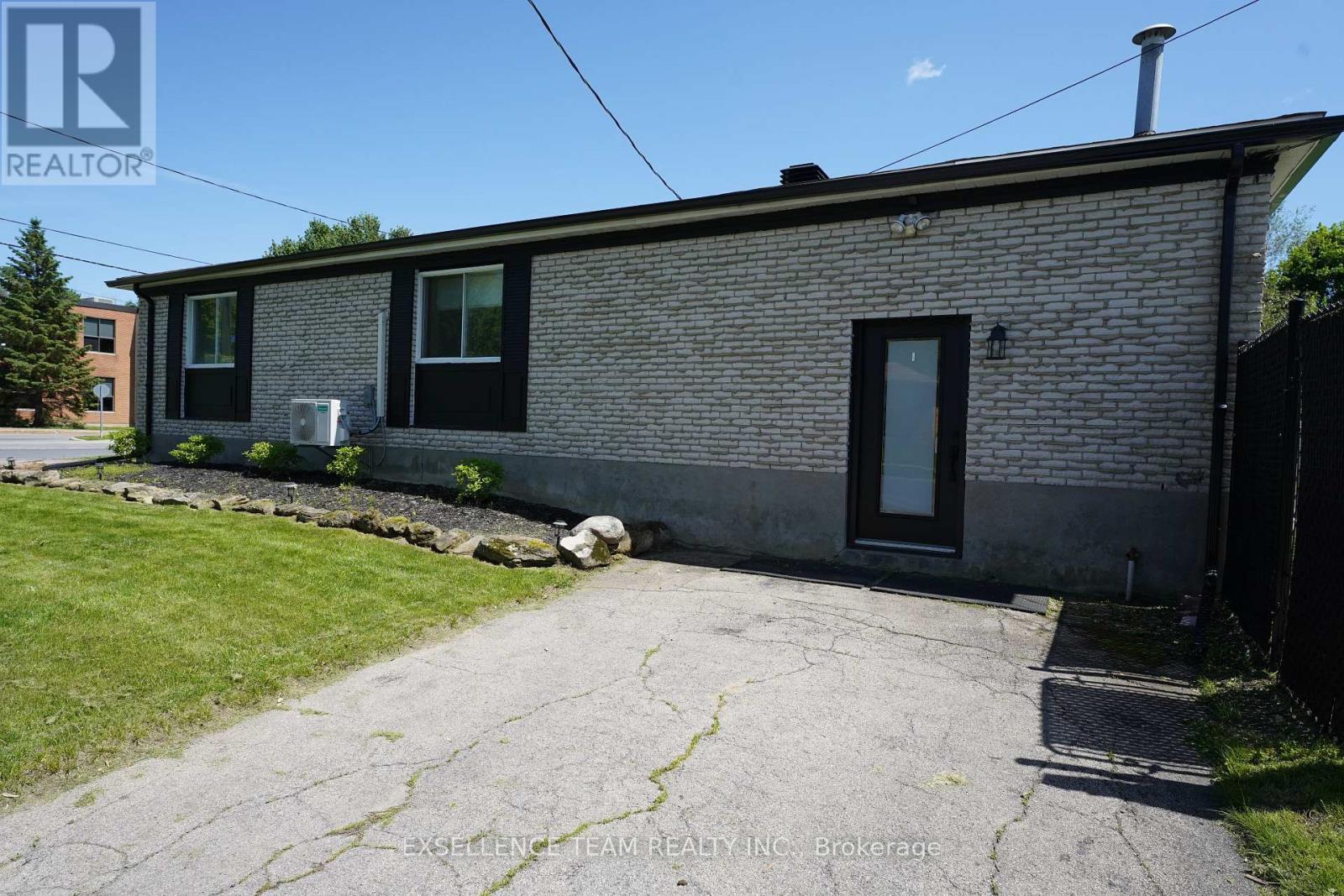 616 Surgenor Street W, Cornwall, ON