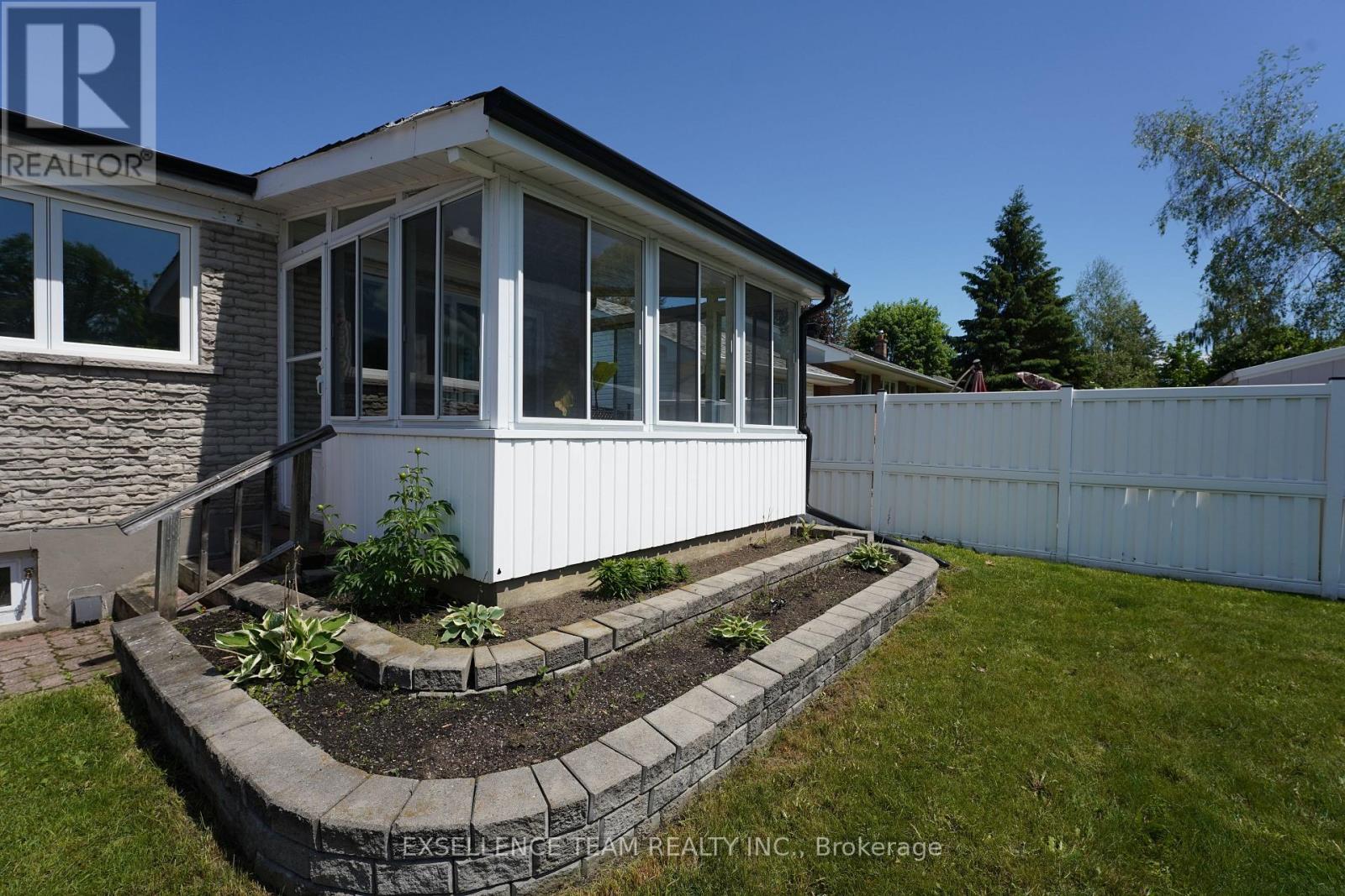 616 Surgenor Street W, Cornwall, ON