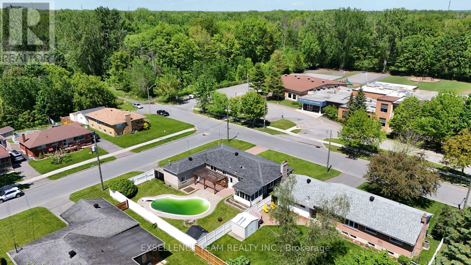 616 Surgenor Street W, Cornwall, ON