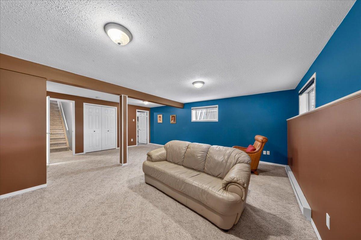 3-7559 Columbia Avenue, Radium Hot Springs, BC - Indoor