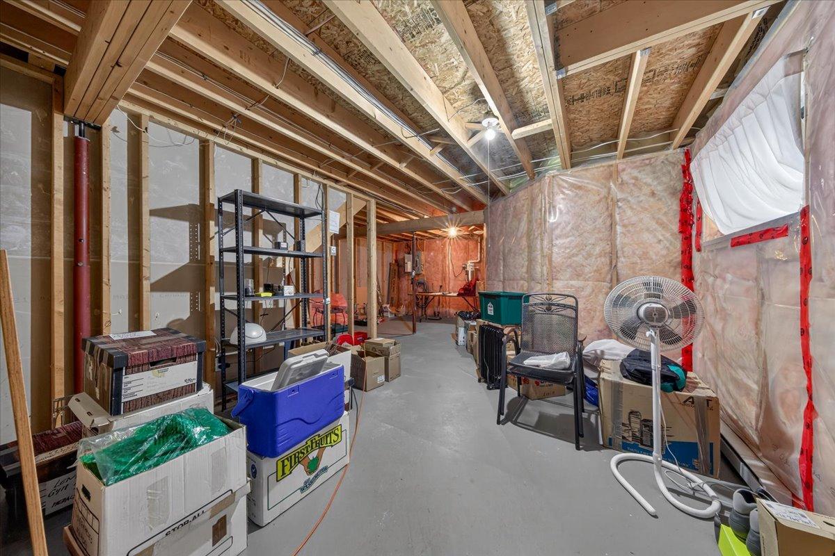 3-7559 Columbia Avenue, Radium Hot Springs, BC - Indoor Photo Showing Basement