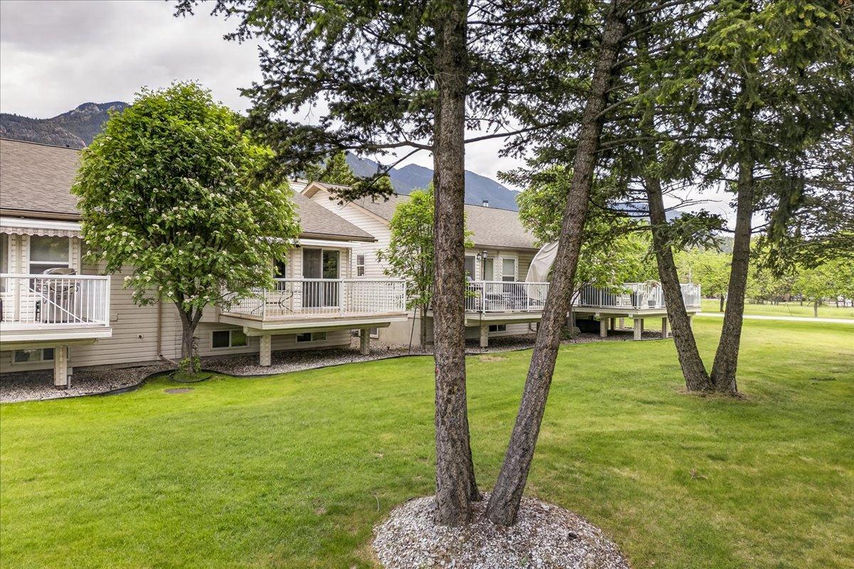 3-7559 Columbia Avenue, Radium Hot Springs, BC - Outdoor With Deck Patio Veranda