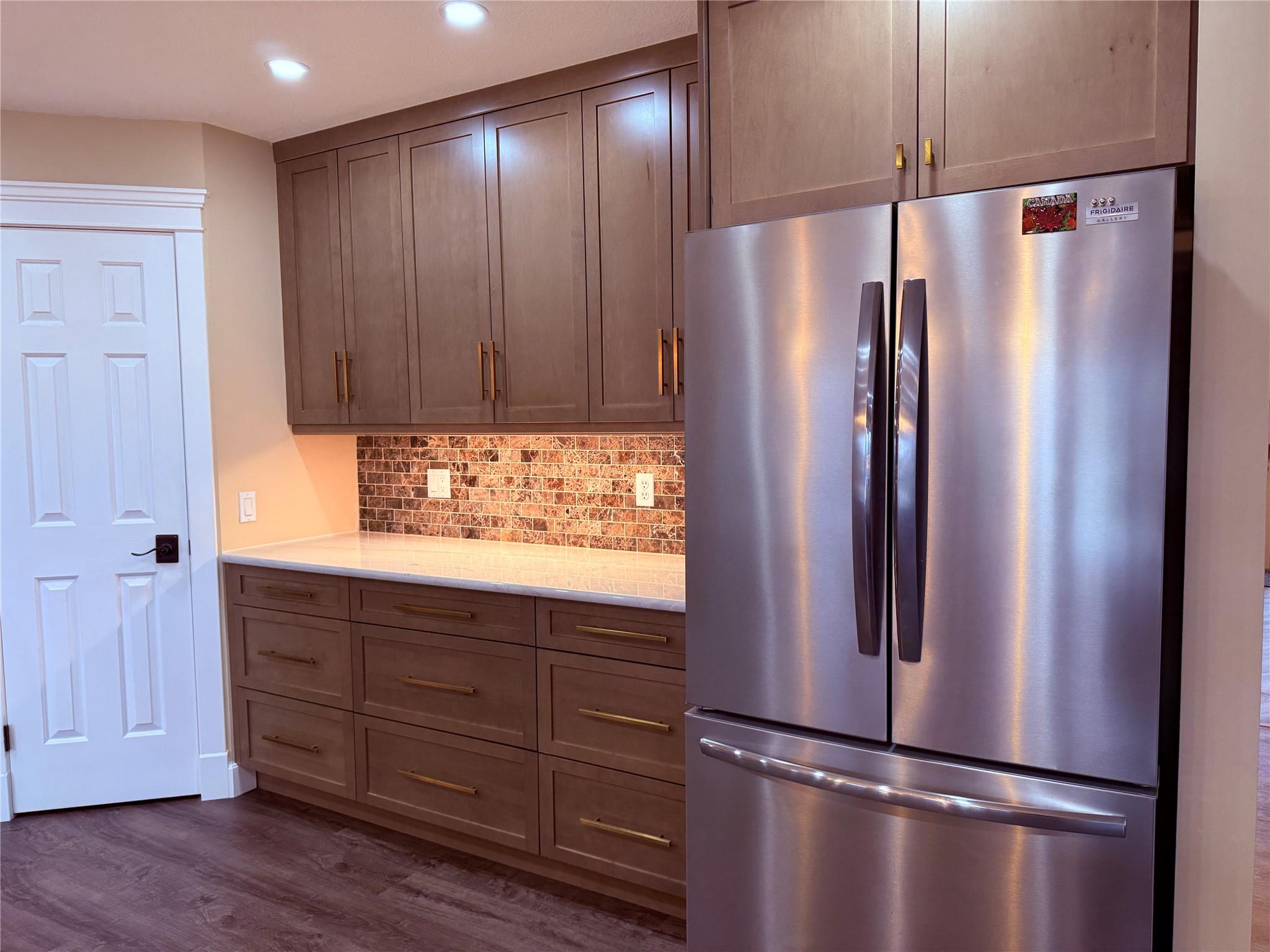 5179 Riverview Road, Fairmont Hot Springs, BC - Indoor Photo Showing Kitchen